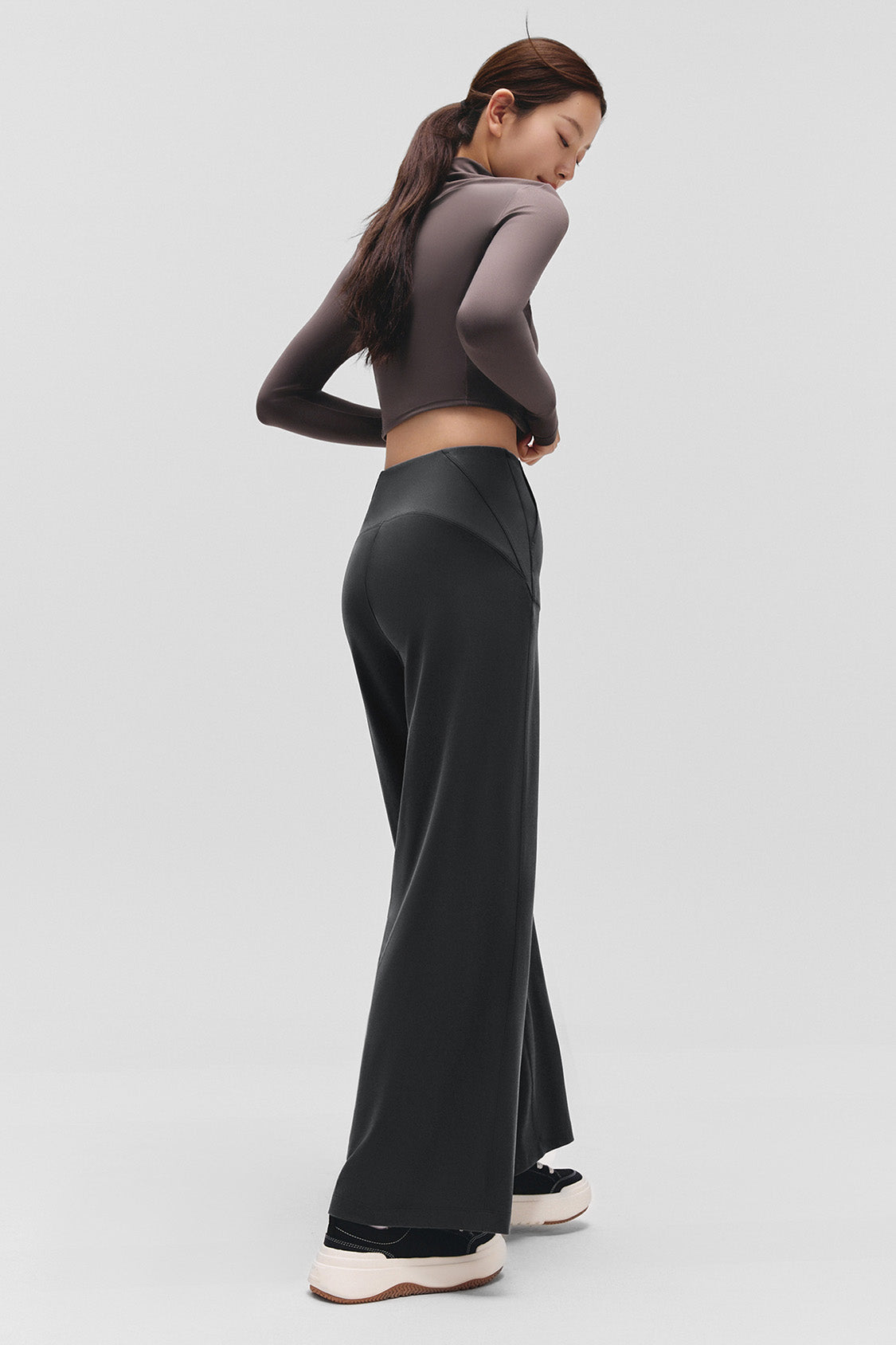 FlowWarm – Women’s High-Stretch Wide-Leg Thermal Pants - Image 5